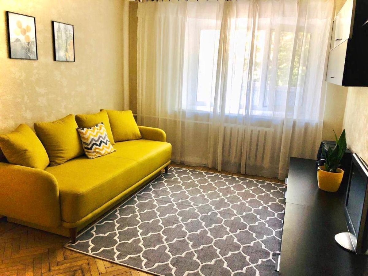 Sunflower Apartment Near Kiev Airport & Railway Station & Center City! Exterior photo