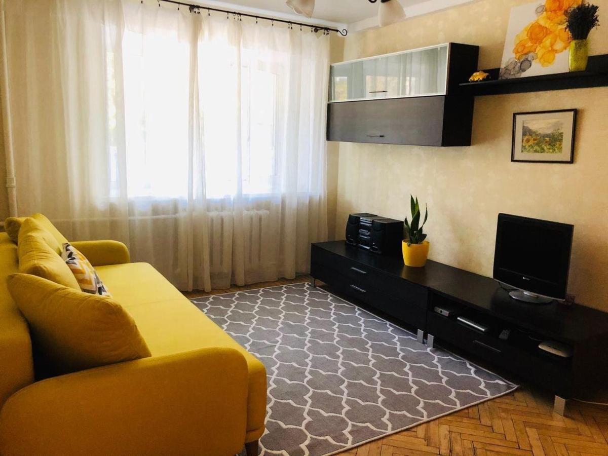 Sunflower Apartment Near Kiev Airport & Railway Station & Center City! Exterior photo
