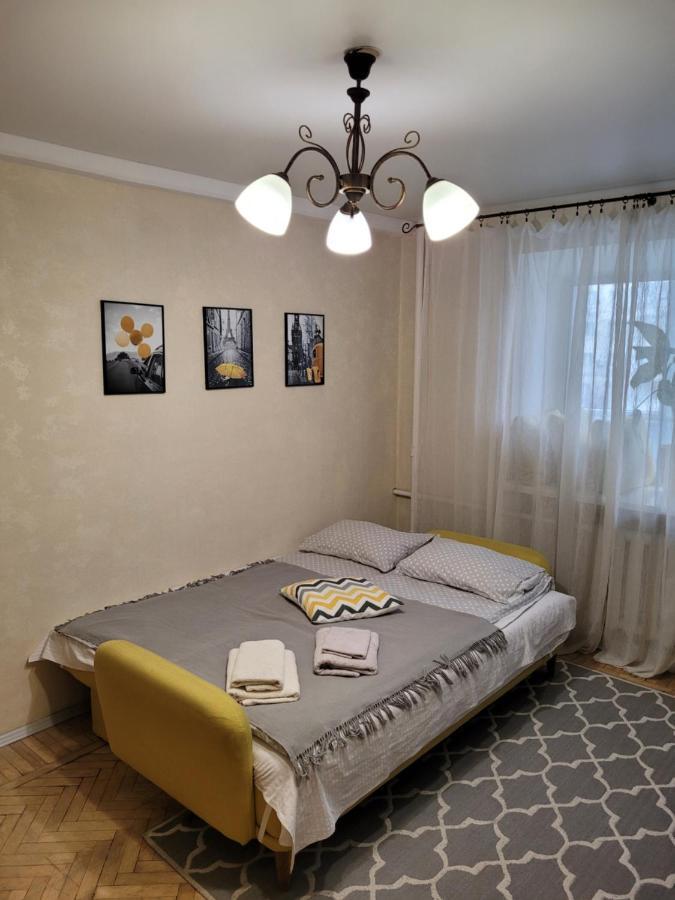 Sunflower Apartment Near Kiev Airport & Railway Station & Center City! Exterior photo